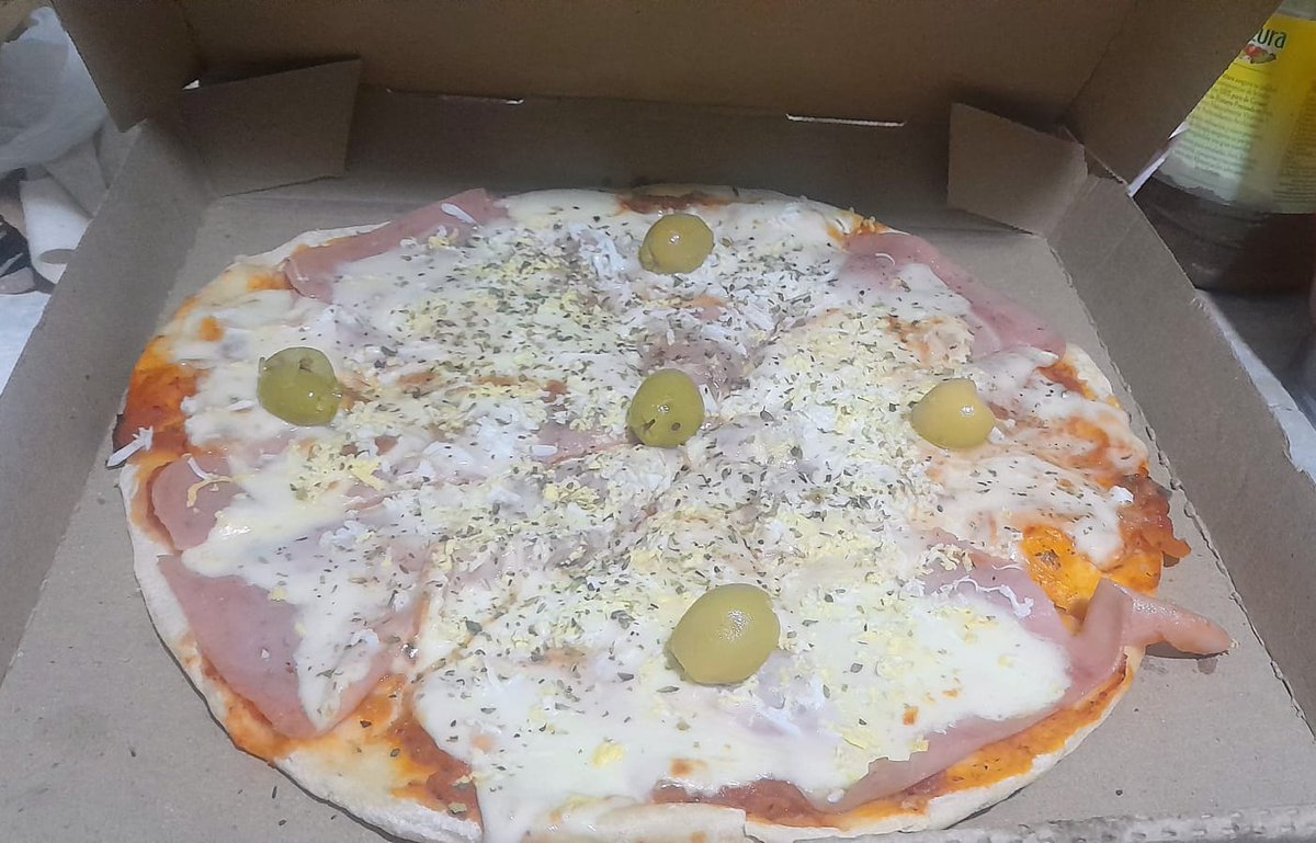 Una mano para Nolberto! Tiene que operarse ambas rodillas. Vivió en la calle en Ushuaia. Ahora logró alquilar un depto y vende comida casera para pagar el alquiler. Podés pedirle pizzas a $8 mil o empanadas a $12 mil la docena y te las envía a domicilio
2901-633736
