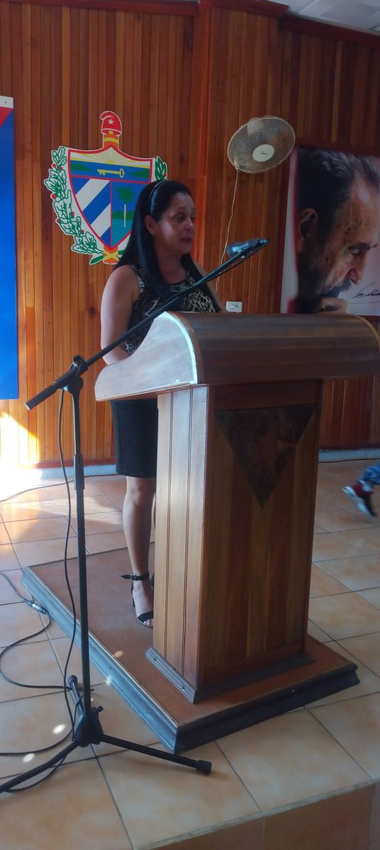 El salón de reuniones del Gobierno en #SaguaDeTánamo  #Holguín fue sede del proceso de Entrega y Recepción del Cargo de Primer Secretario del Comité Municipal del Partido Jorge Ocaña a la nueva Secretaria del PCC Yadelin de la Cruz Fernandez.
