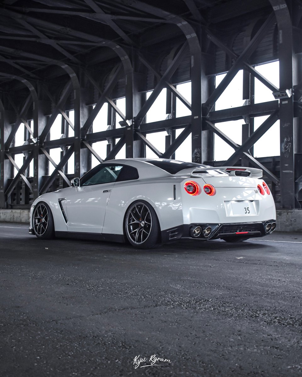 yu_z34's tweet image. R35がアツい🔥
生産終了してからより一層カッコよく見えてくるマジックありますよね🙂‍↕️