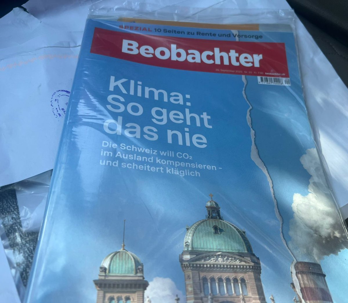 Swiss magazine <a href="/BeobachterRat/">Beobachter</a> with a cover story on climate change. For 8 months we collaborated, investigating the opaque carbon credit agreement between #Ghana and #Swtizerland. 
To read the English version check this link: shorturl.at/NU30s 
#CarbonCredit