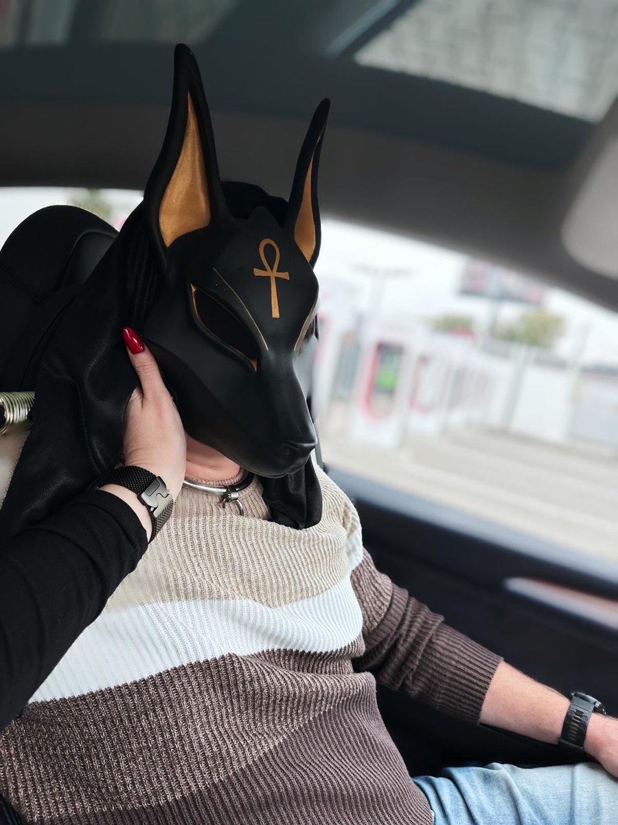 Auf dem Weg zur BoFeWo <a href="/HerrinAstoria/">Herrin Astoria 🦇</a> <a href="/BoFeWoMesse/">BoFeWo</a>