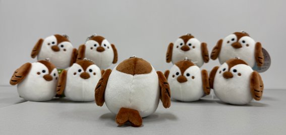 イクスカすずめ ボールチェーン マスコット ぬいぐるみ アクリルチャーム イクスカすずめボールチェーンマスコット合唱団です♪ 今月18日は