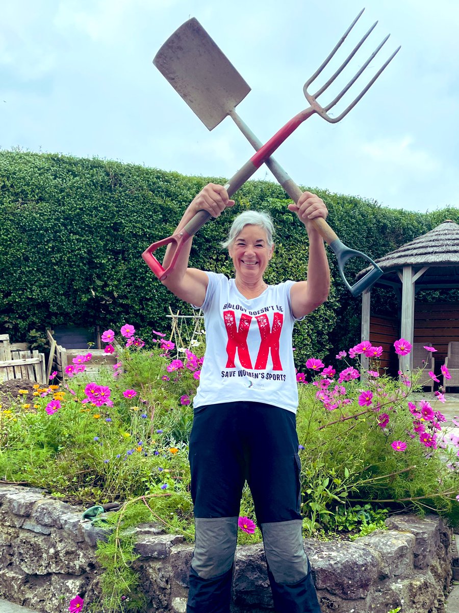 rowinggeek's tweet image. Today, I am mostly digging the garden but proudly wearing my XX T-shirt to mark #XXDay 

Thinking of my sisters @FiLiA_charity who are facing the same-old, same-old, misogyny as they meet for their conference. 

Reminder: woman = adult human female.
