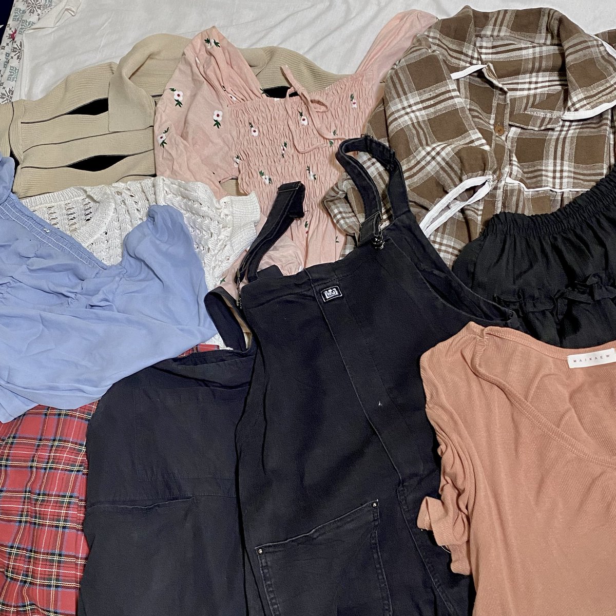 _melonbang's tweet image. ♡ โล๊ะเสื้อมือสอง✌🏻♡
🎀˚✧. รายละเอียด ราคา, ไซส์ ⬇️ 
(สาวอวบส่วนใหญ่นะคะ)
📮 ค่าส่ง 35/50 ✨
++รีทวิต, เฟบลด 5฿++

🧁 รับธ. / วอลเลท(+5)
สนใจเพิ่มเติม dm ได้เลยนะคะ🧸🌷
#ส่งต่อ #เสื้อผ้ามือสอง #ส่งต่อเสื้อผ้ามือสอง #เสื้อผ้าสาวอวบ #เสื้อผ้าสาวอวบมือสอง #ส่งต่อเสื้อผ้าราคาถูก