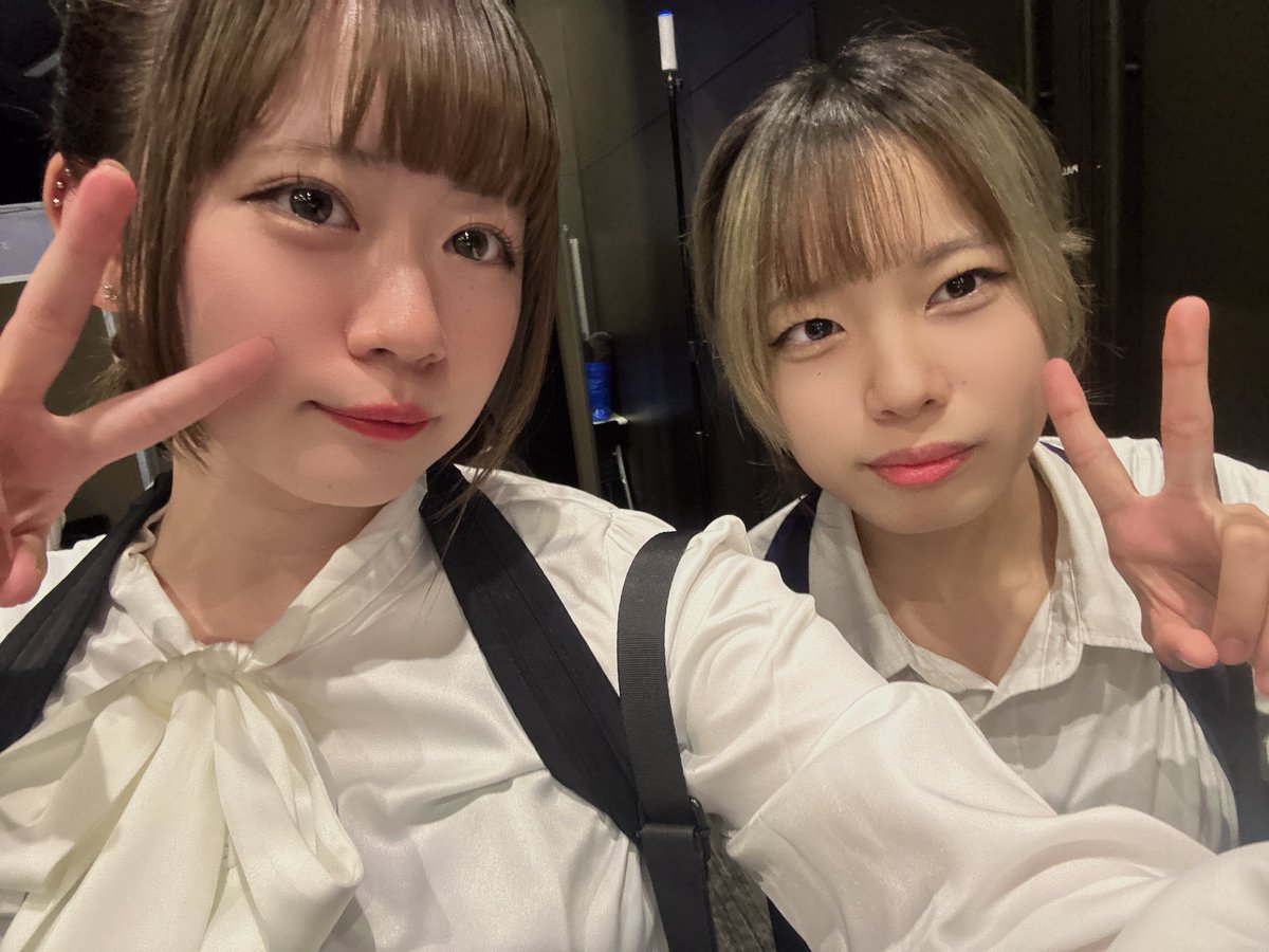 lxno_poker's tweet photo. JOPT初出勤です！！
ももあと髪型おそろっち
朝までいますよ！！ドキドキする、、
失敗しないように全力で頑張ります
出会えたらお話しましょう(^-^)💗
 #JOPT   #すべてのポーカーに白熱を https://t.co/elTlMhAXHl