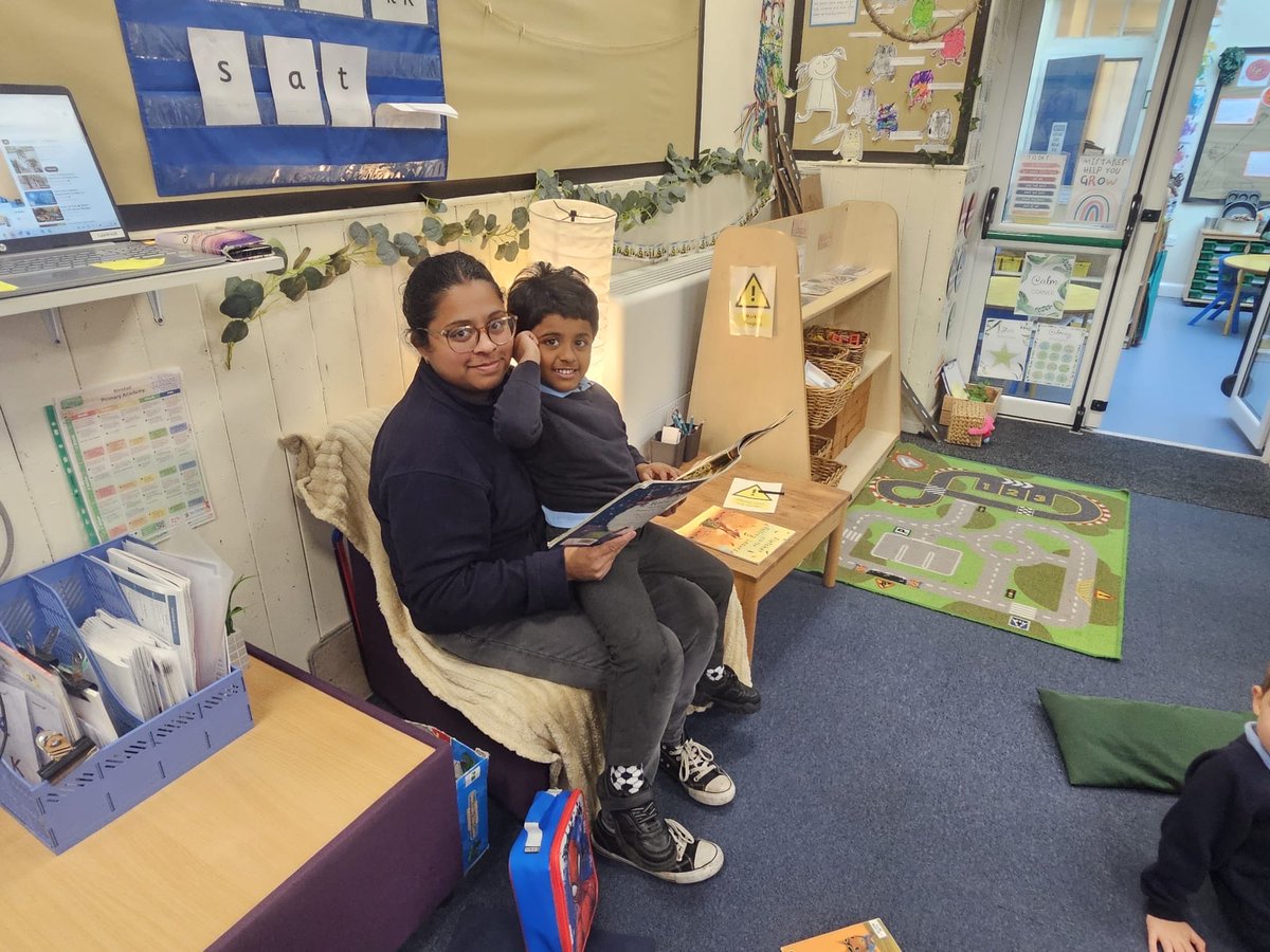 BirstallAcad13's tweet image. More images from our #ReadWithMe session which re-launched for the colder months this morning. Thank you to the overwhelming amount of parents who joined us. 

Don’t forget to join us weekly for our dedicated reading time with your child.