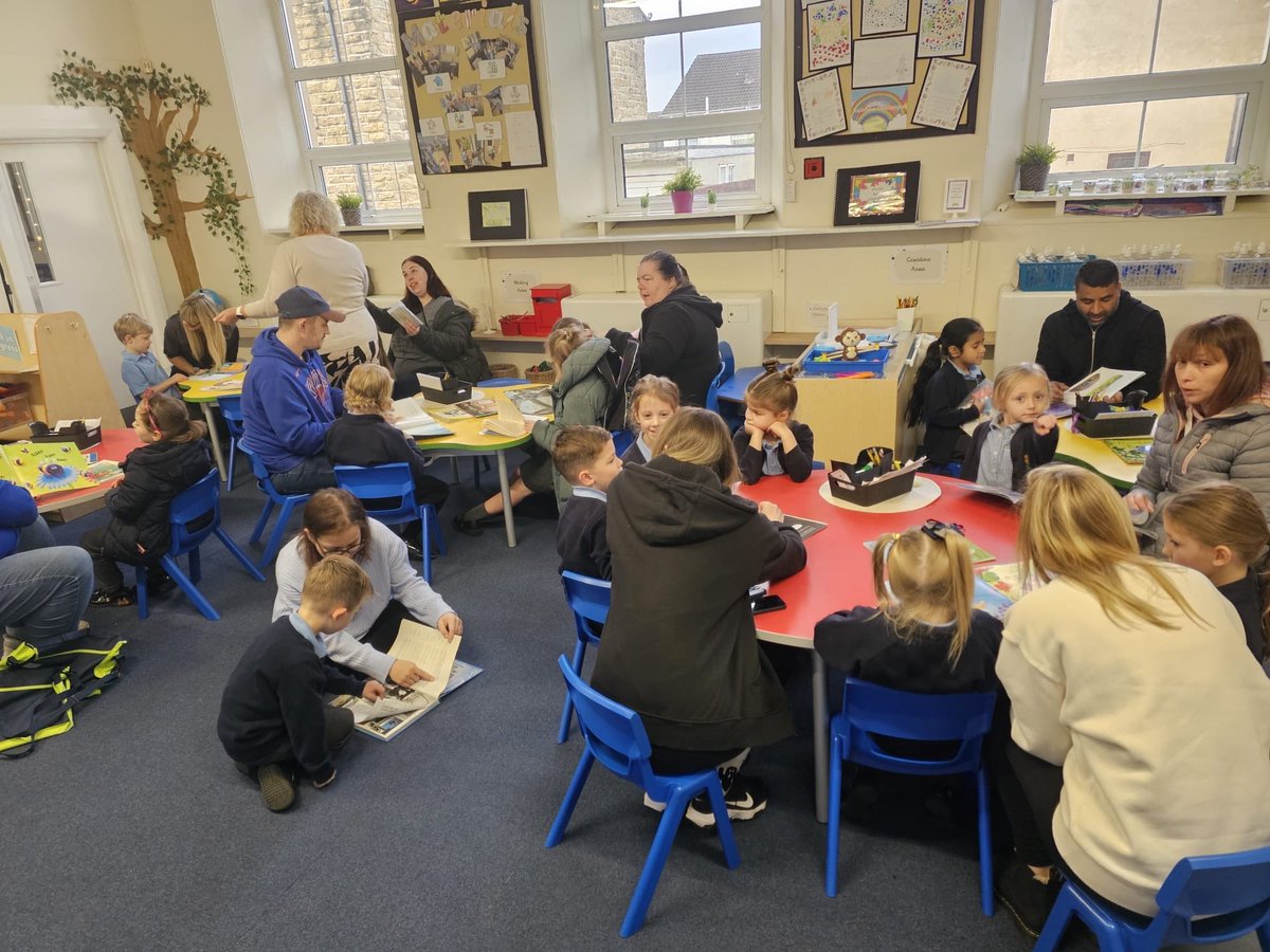 BirstallAcad13's tweet image. More images from our #ReadWithMe session which re-launched for the colder months this morning. Thank you to the overwhelming amount of parents who joined us. 

Don’t forget to join us weekly for our dedicated reading time with your child.