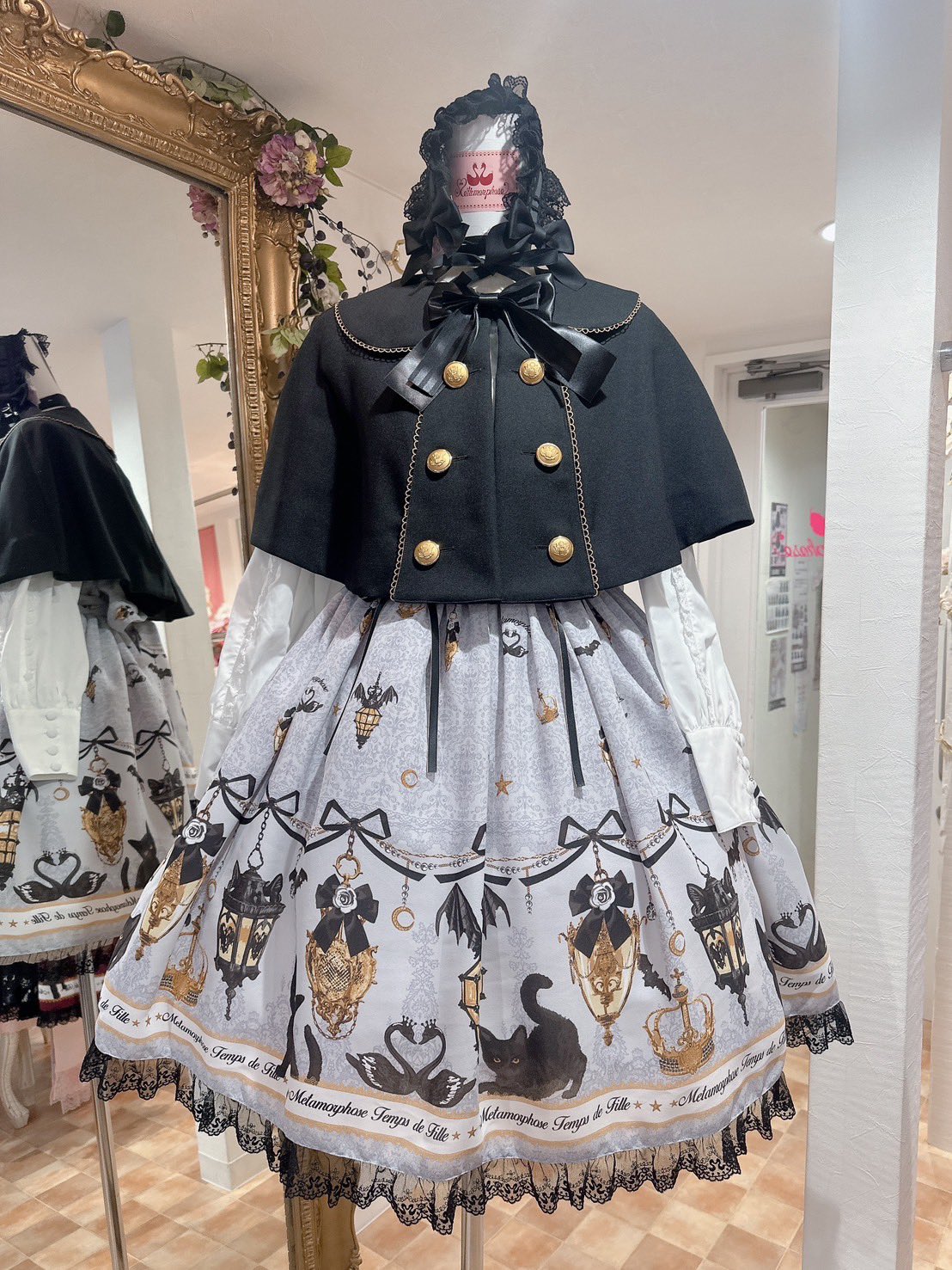 即完売、メタモルフォーゼレースマント黒