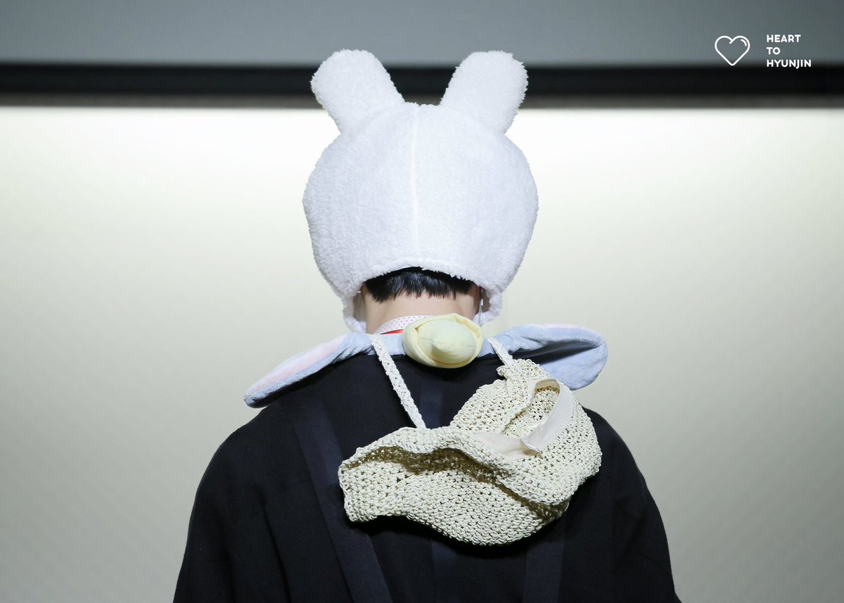 시나모롤 귀여워서 찾아보다가 이 떵개바이브 토끼는 뭐지;ㅁ;