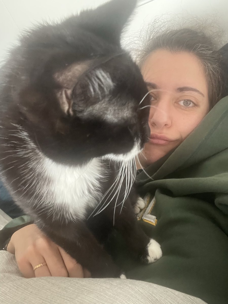 Naïri Zadourian tweet media