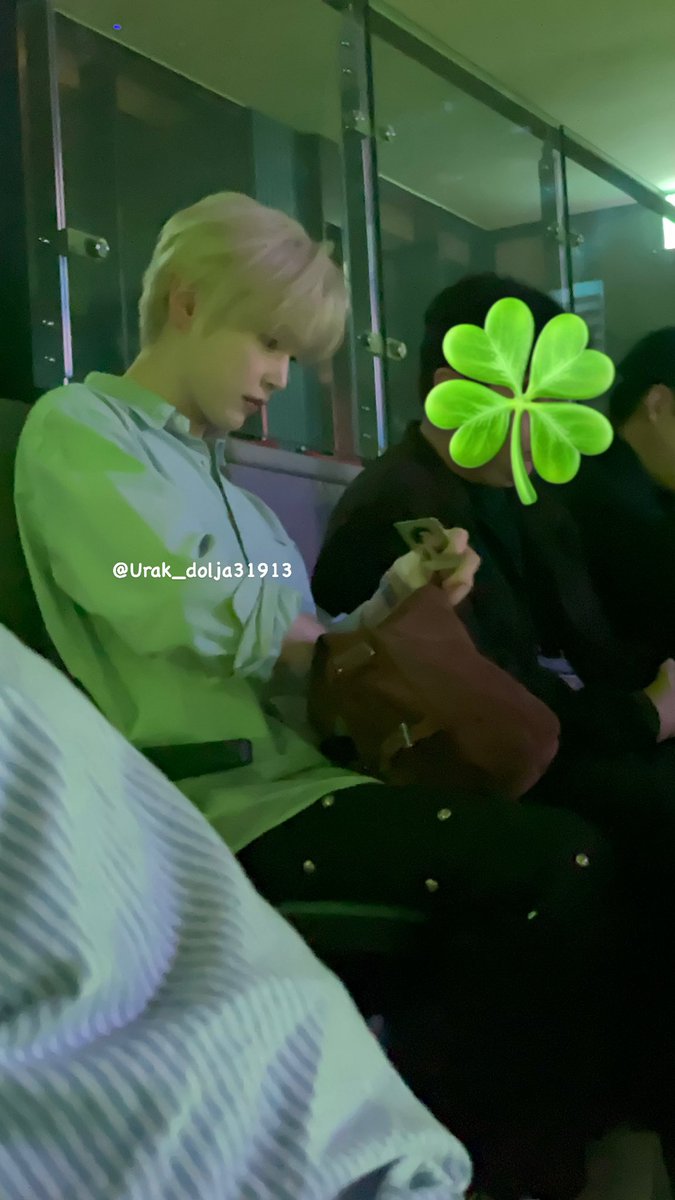 타돌 죄송합니다😅 도영 님 콘서트 왔는데 제베원 성한빈 님 오셨어요…
#한빈 #성한빈