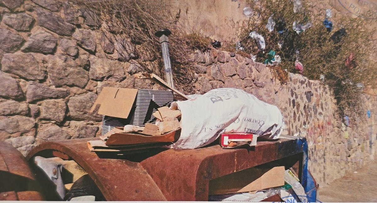 policia_localML's tweet image. 👮@policia_localML
Denunció a un individuo sorprendido 🚚arrojando restos metálicos, escombros y basuras junto a unos contenedores de residuos domiciliarios, en C/ Serrano Reina

⚠️ Infracción al Reglamento de Residuos de la CAM

La sanción oscila entre los 750 € a los 3000 €💸