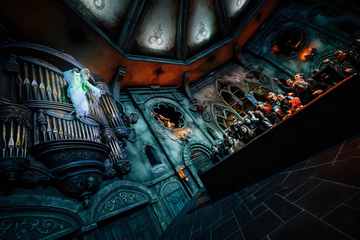 KrisfromBelgium's tweet photo. A while back we descended down the creepy chapel of #DanseMacabre to shoot brand new on and off-ride photos for #efteling. Pretty happy with how these came out! Couldn't have shot these without the excellent @sigmafotobenelux 14mm f1.4 Art on the Nikon Z9. Photos © Efteling https://t.co/D9sEWEIZRC