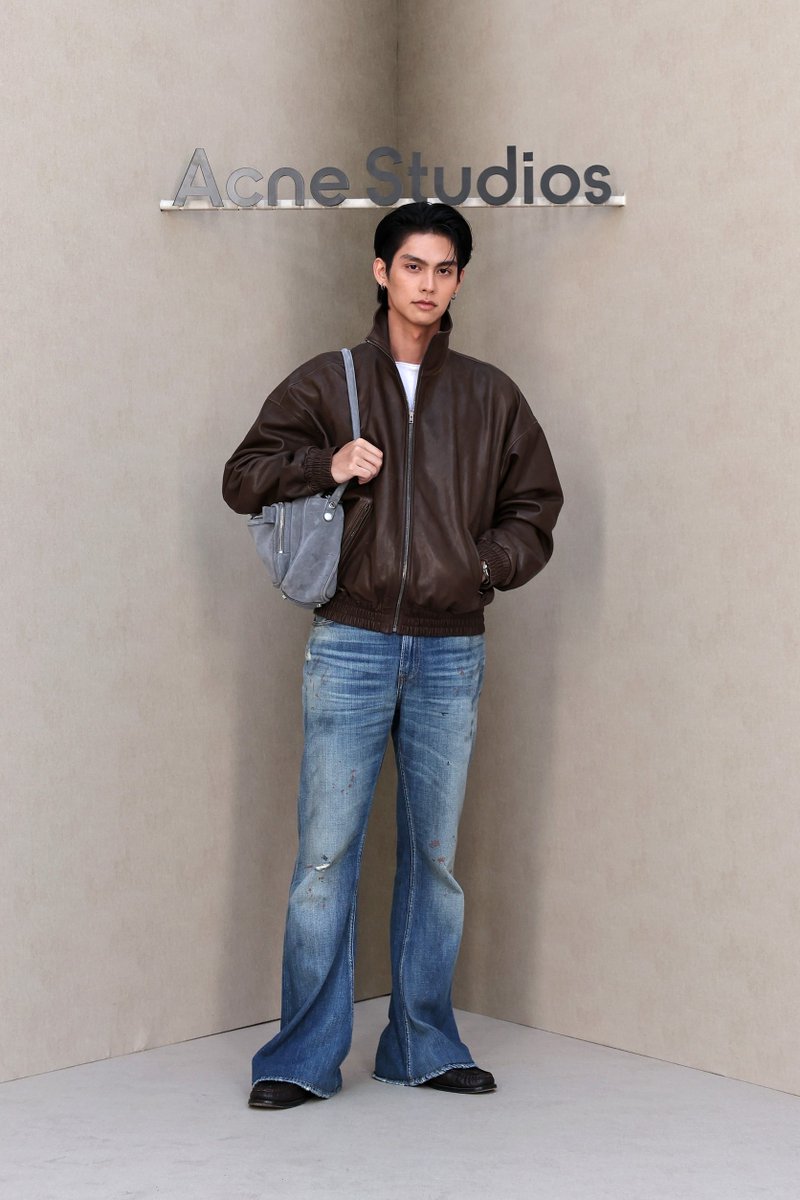 todayentth's tweet image. สุดปัง! “ไบร์ท วชิรวิชญ์” บินลัดฟ้าร่วมชมโชว์ 4 แบรนด์ดังระดับโลก ในงาน “Paris Fashion Week 2026” พร้อมร่วมงาน “BoF Gala” สุดเอ็กซ์คลูซีฟ

#AcneStudiosSS2026xBRIGHT 
#SchiaparellixBRIGHT 
#VETEMENTSxBRIGHT 
#SACAIxBRIGHT 
#BoF2025xBRIGHT 
#bbrightvc 
#Cloud9Ent…