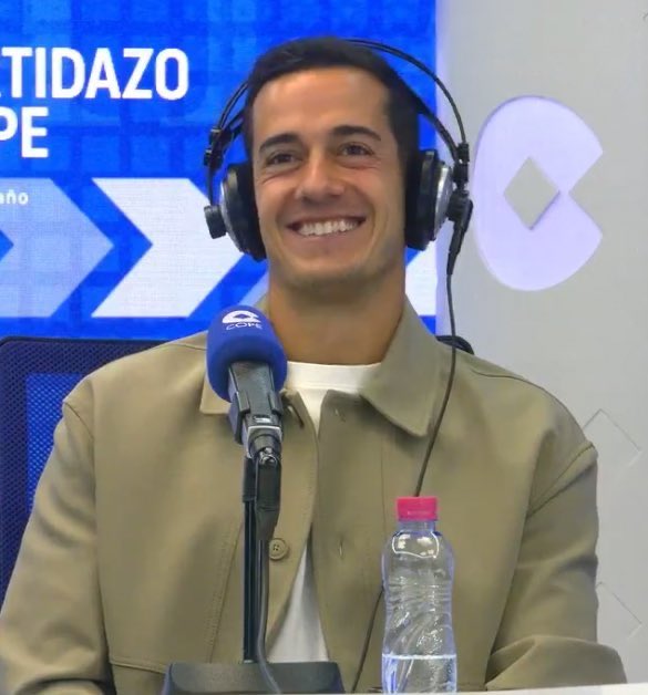 BarcaNewsFRA's tweet image. 🚨🗣️ Lucas Vázquez : « Les vidéos télévisées du Real Madrid peuvent influencer les arbitres, car ce sont des êtres humains après tout, ils ont des familles.... »