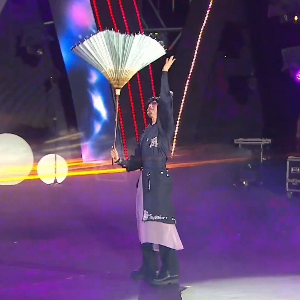 dadoo_kr's tweet image. 화눙이 연잎우산.. ☘️