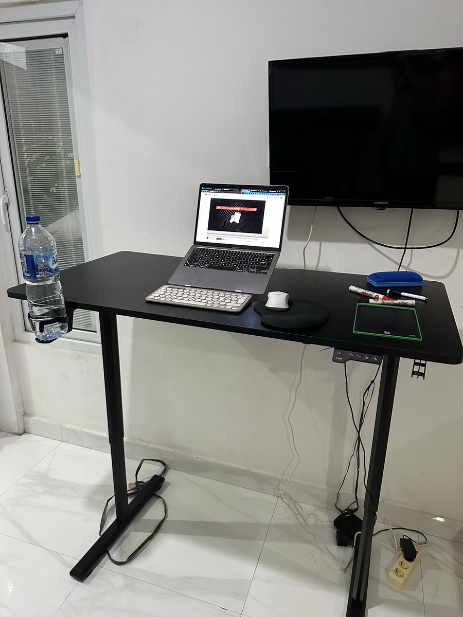 Just rented an electrical working table in Bali. They delivered in 1 hour. Service quality in Bali is unmatched, I am really surprised.
