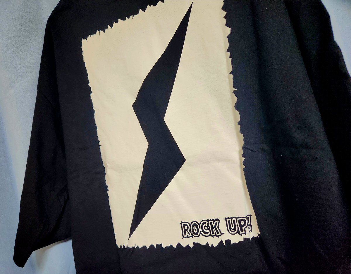 w91GUJZzx1iUDJM's tweet photo. 当選したッ✨💕
Tシャツが届いたよぉーッ‼️
#武装衝突
#煤城ダイ
#ROCKUP
ROCK UP!
武装衝突 ダイくんッ🎵
ありがとうーーーーーーッ‼️
明日ッ✨カンパイしましょー😆

1番欲しかったやつ届いたよッ😃✌️ https://t.co/W6A9eb4Whz