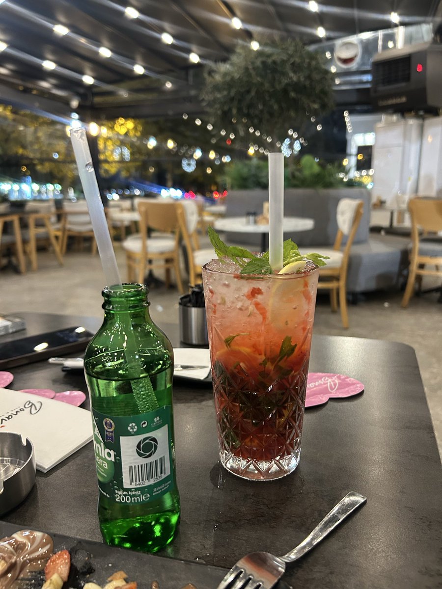 Peluska30's tweet photo. Sade soda içen benim 😢 https://t.co/nIO6DSa9pj