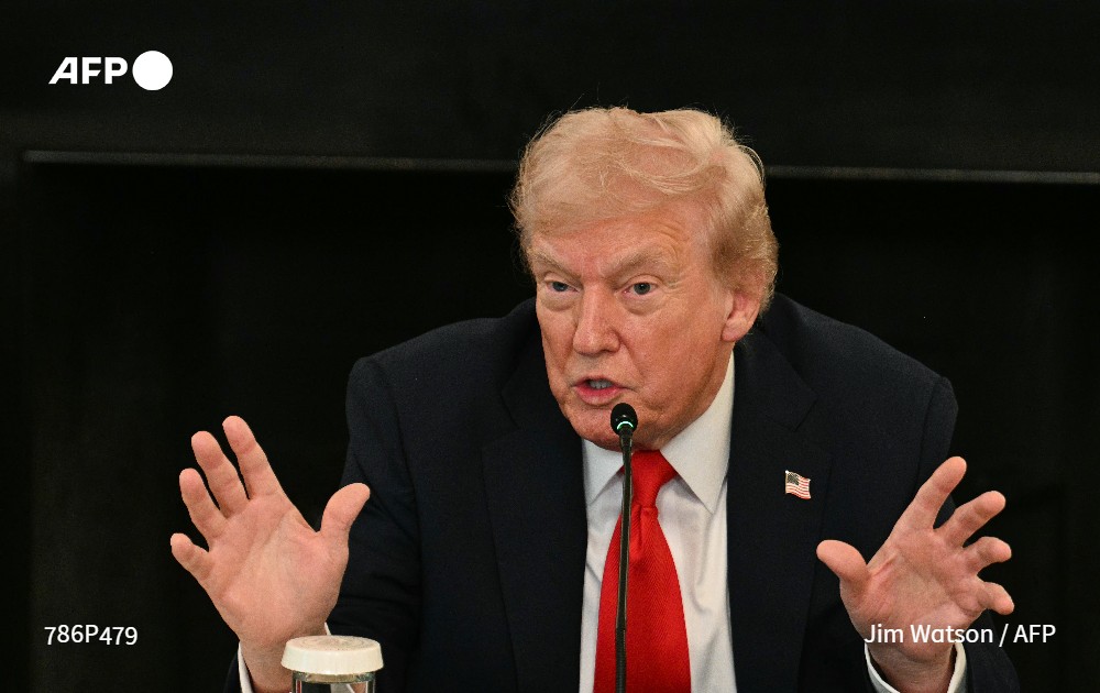 AFPespanol's tweet image. España es un miembro &quot;de pleno derecho&quot; y &quot;comprometido&quot; con la OTAN, afirman fuentes gubernamentales, horas después de las declaraciones de Donald Trump estimando que España debería ser &quot;expulsada&quot; de la OTAN por su gasto militar, que considera insuficiente #AFP