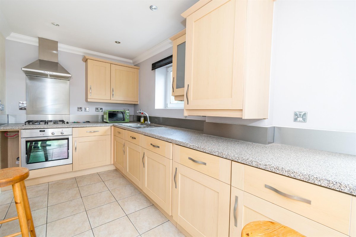 A fourth floor penthouse #apartment located within Central Park, in #Southampton a development built by Roxan Construction in 2005.

Info- pearsons.com/properties/cen…

Call Pearsons Estate Agents Southampton office 023 8023 3288
