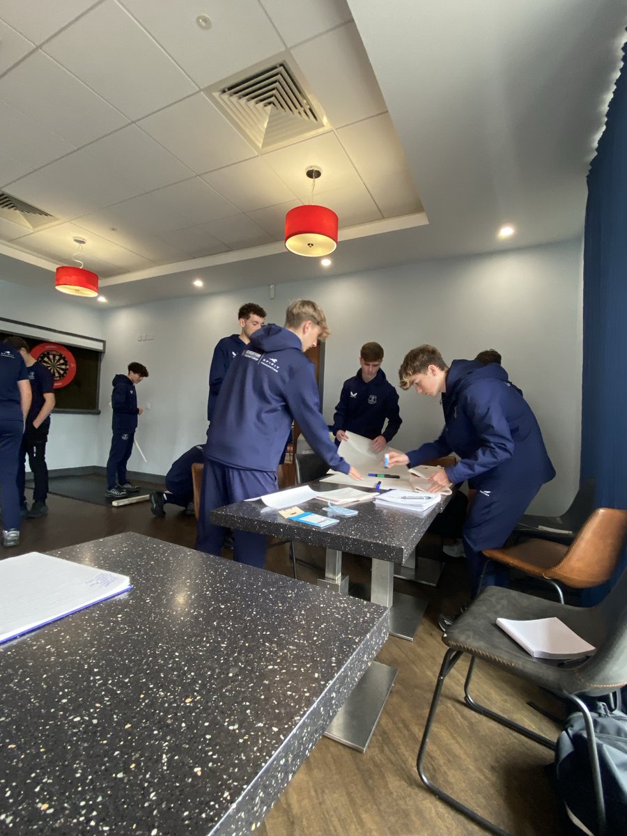 Everton Football College tweet media