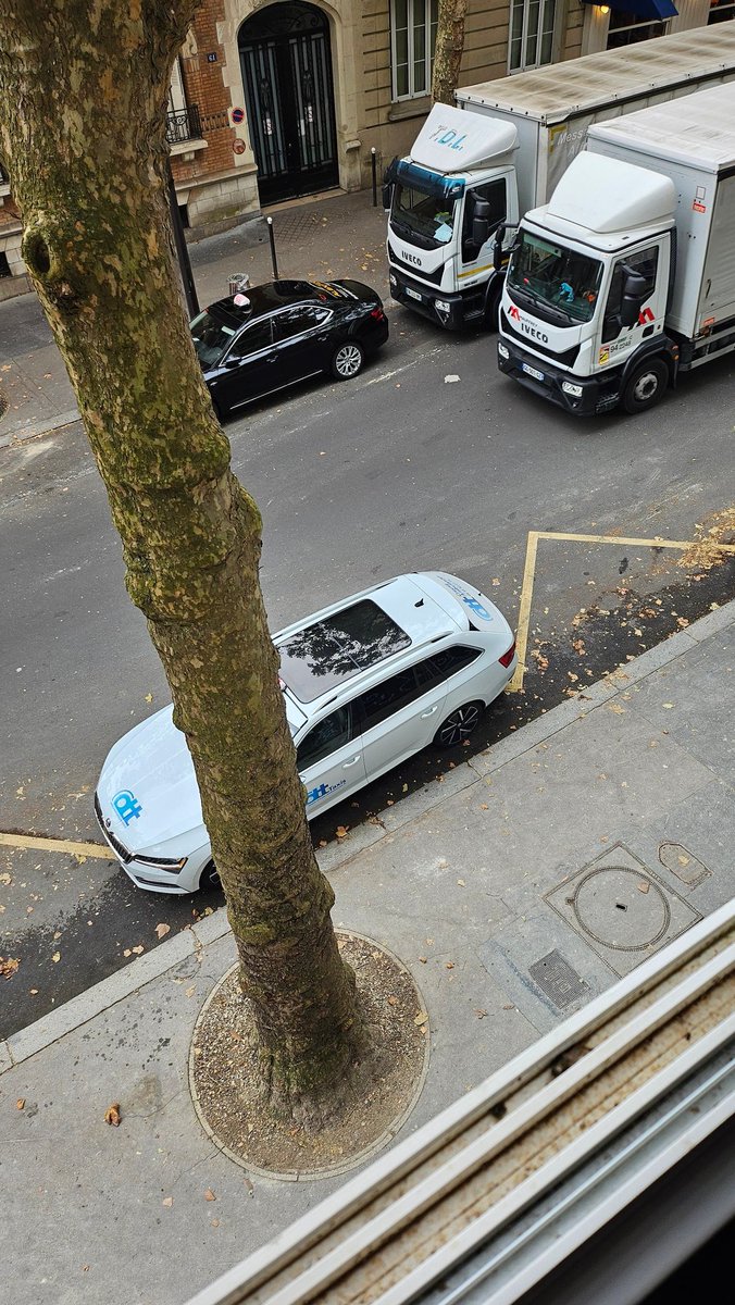MichaelGaudier's tweet photo. @Paris19e @PoliceNationale @prefpolice Inadmissible avenue Mathurin Moreau au pied de l'hôpital. Cette rue est devenue un passage obligatoire pour sortir du quartier. Il serait urgent de faire quelque chose !!! 😱 https://t.co/E1n0xCq3bY