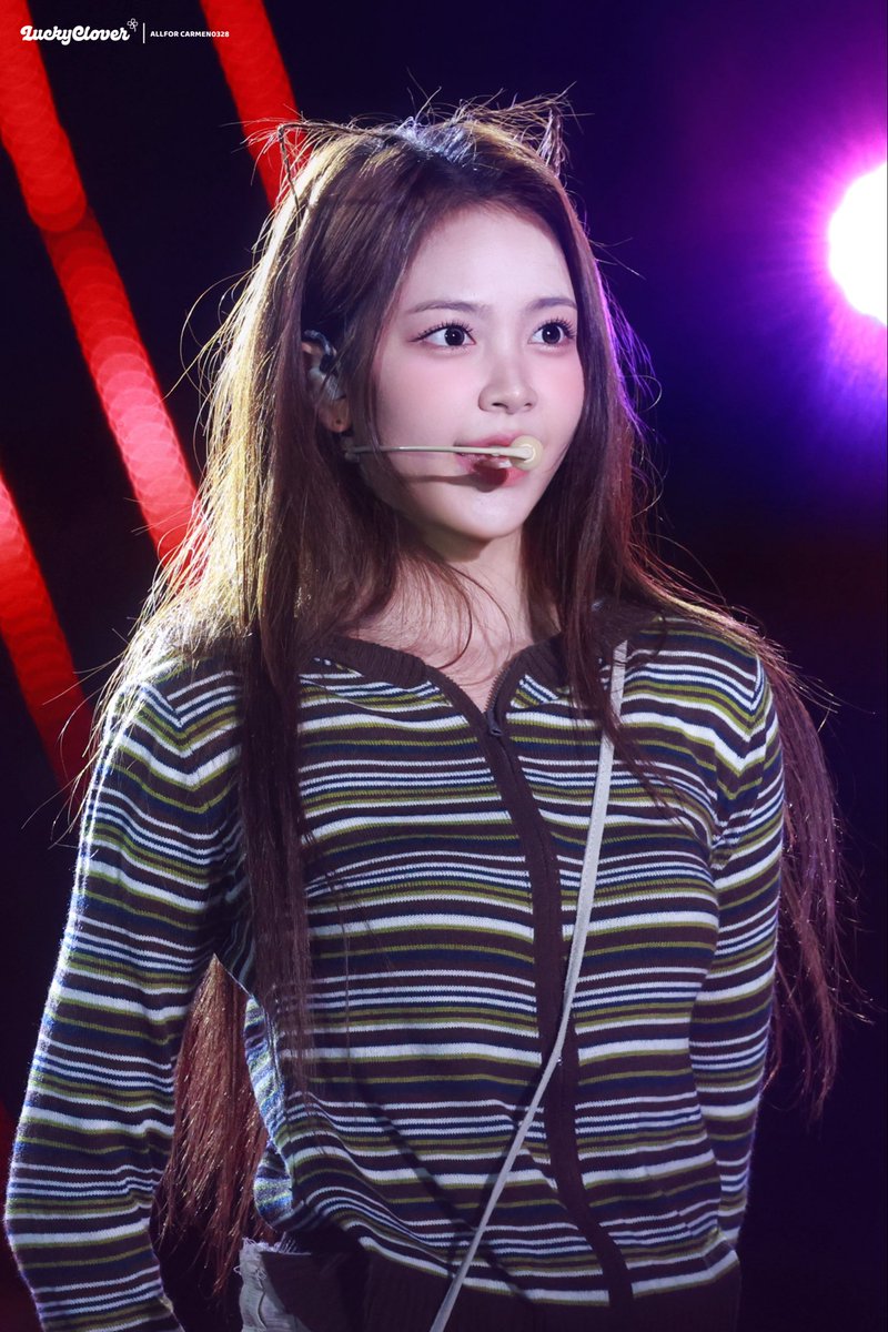 Lucky2clover_'s tweet image. 251010 APEC Music Festa

#Hearts2Hearts #하츠투하츠 #H2H
#CARMEN #카르멘