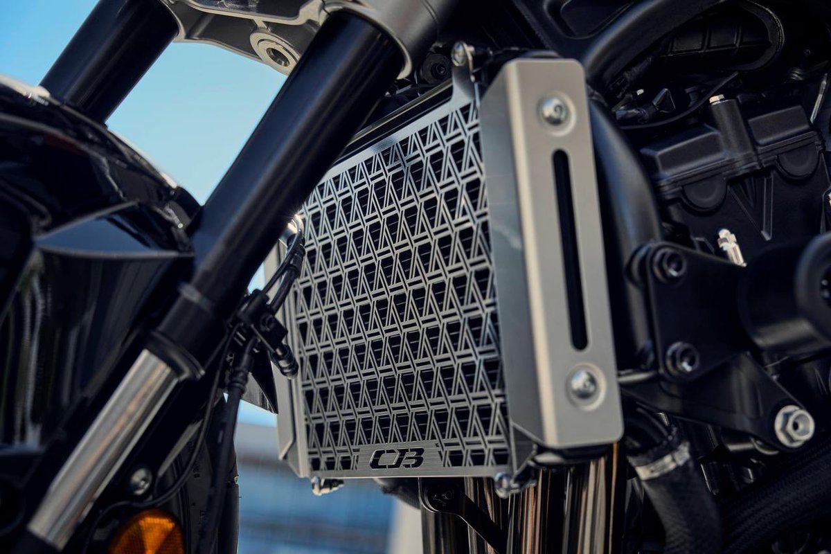 ホンダCB1000F純正アクセサリーを公開❗️ ヘッドライトカウル 