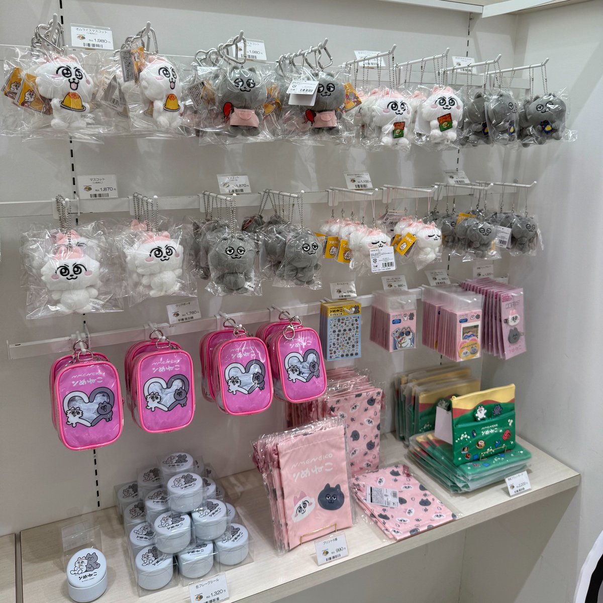 unextgoodsshop's tweet image. 『ンめねこ ポップアップショップ by U-NEXT』

開催まであと２日✨

みなさまのご来店をお待ちしております♪
秋限定グッズはもちろん、通常商品もご用意しております！

▼詳細はこちら
prtimes.jp/main/html/rd/p…

#ンめねこ #うすくろ #UNEXT