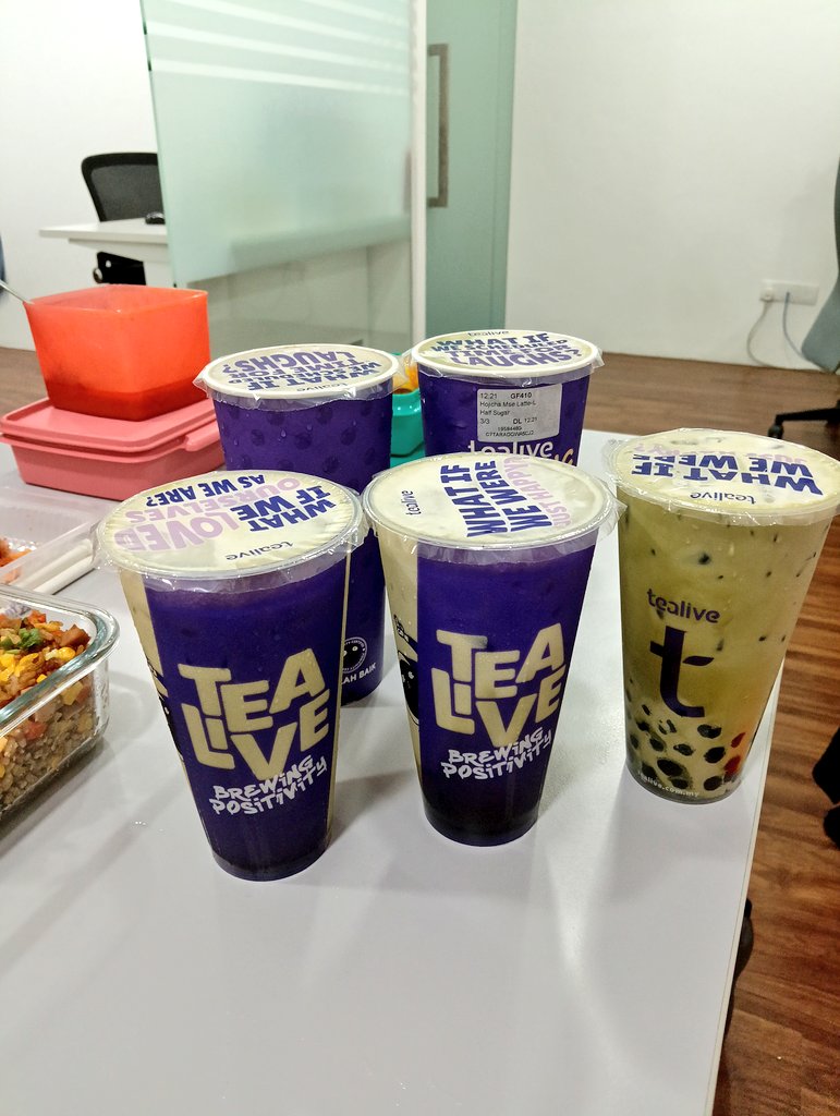 yanahleee's tweet image. Matcha Party at workplace today.

#tealife