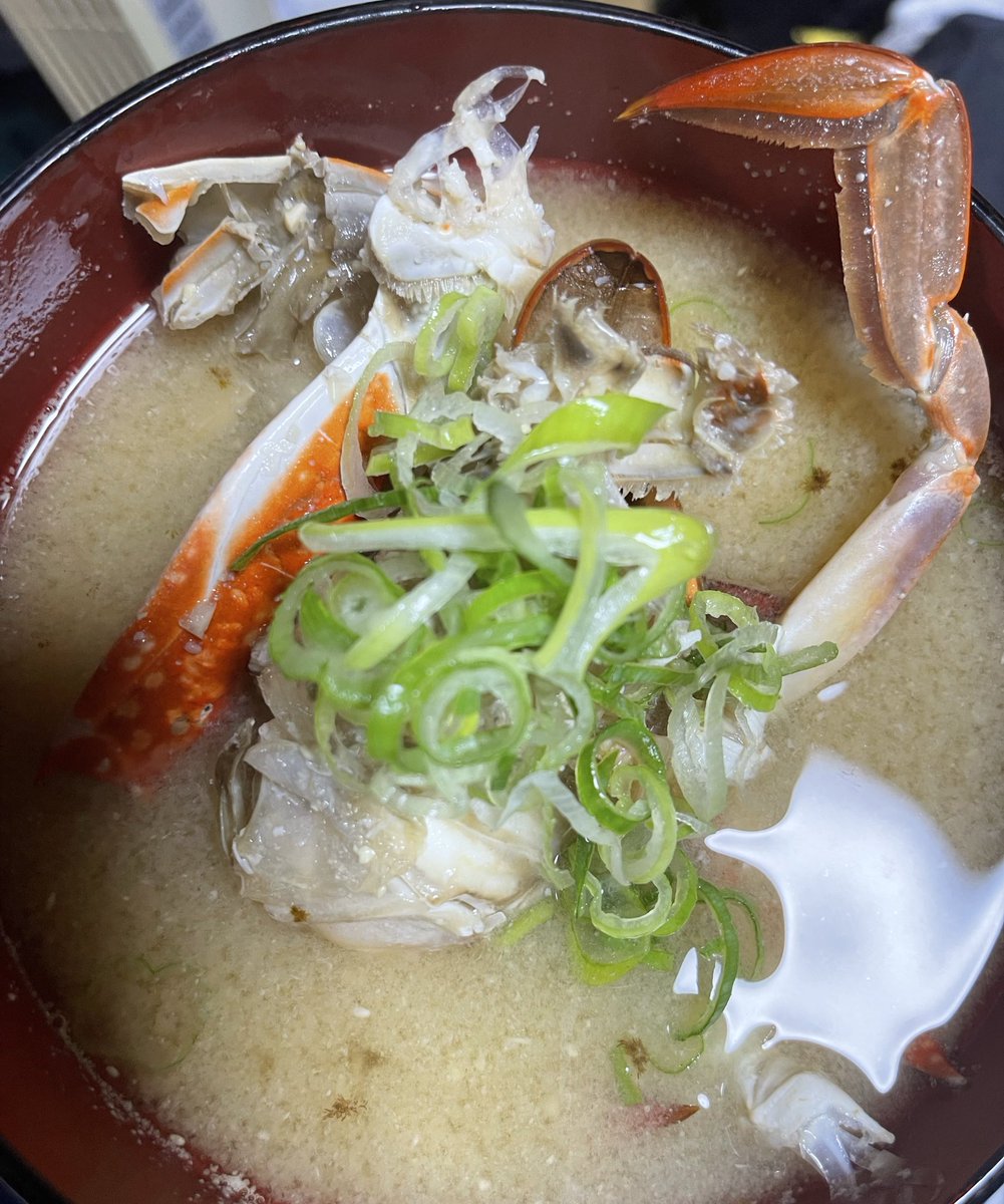 Oxql5c0's tweet image. 渡り蟹の味噌汁
良い出汁が出てます🦀