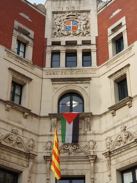 🇵🇸 MOCIÓ | El ple municipal de l'<a href="/AjuntamentBerga/">Ajuntament de Berga</a>  aprova una moció presentada pel @CasalPanxo que condemna el genocidi d'Israel contra els palestins de la franja de Gaza

📝 Llegeix la moció aquí 👇
📲 berga.cup.cat/noticia/aprova…
