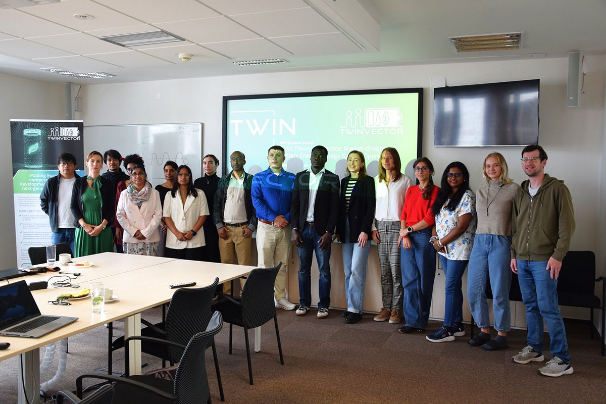 TwinVectorEU tweet media