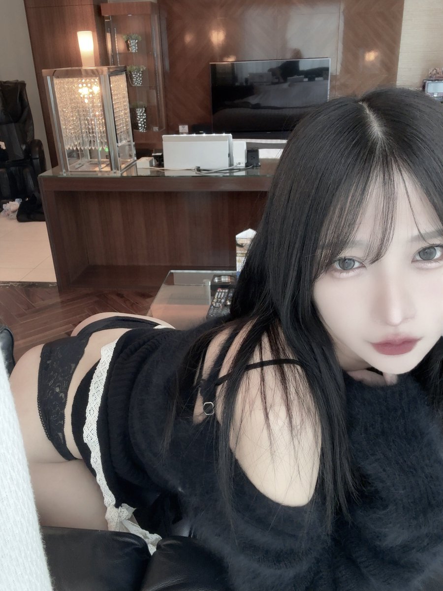 ui_i_i_'s tweet image. 抱いてあげる