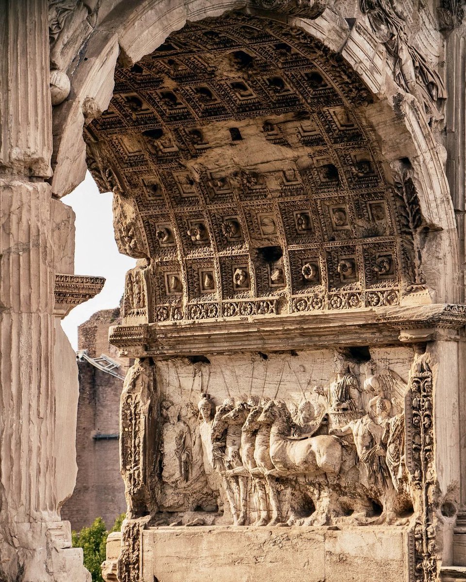 mamboitaliano__'s tweet photo. The Arch of Titus, 81 AD

A spectacular triumphal arch preserved through the millennia

Rome, Italy 🇮🇹 https://t.co/qrzATOn9Oo