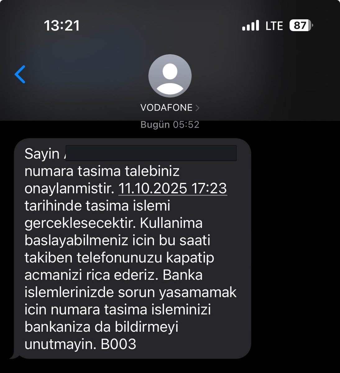 denetlecomtr's tweet photo. Takipçi şikayeti:

''Türk Telekom Mobil Hattı kullanıyordum uzun zamandır. Son yıl fahiş fiyat uyguladığından Vodafone'a geçme kararı aldım. Kullandığım paketin iki katı büyüklüğünde bir pakete 2/3 ödeyerek hem de.

9 Ekim taahhüdümün son günüydü. Vodafone’dan geçiş mesajı bekliyordum ki Telekom’dan bir sms geldi. Eğer taahhüt vermezsem Prime 40 tarifesinden ücretlendirilecekmişim. Güncel faturaya baktım şimdi (10 Ekim) 1421,50 TL olarak yansıtmışlar. Paketten hiç kullanım yapmadım.

Gün içinde geçiş yapacağımı bildikleri halde paket tanımlıyorlar, cezalandırmak için! Hiçbir talebim olmadan paket tanımlaması yapamazlar! Kullanımım olursa neyse bedeli öderim. Türk Telekom yetkililerinin bu paketi iptal etmelerini istiyorum.''