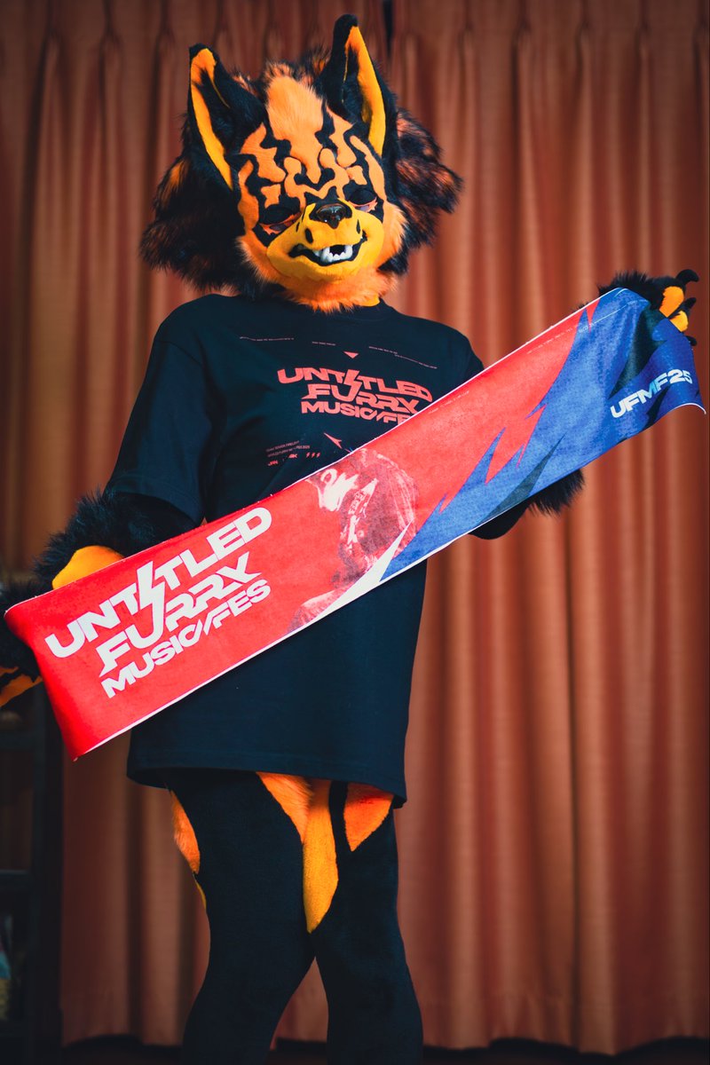 UFMF2023_'s tweet photo. 【あんたフェス公式グッズ‼️】

ついに明後日に迫ったあんたフェスのグッズを大公開！

第三回目にして初のグッズを是非お買い求めください🔥

Tシャツ : ¥3500（XLのみ）
マフラータオル : ¥2000
リストバンド : ¥1500 

当日会場でのみ販売する予定です！

🎨: @taroten_ 

#あんたフェス https://t.co/RSDKYLNnqF