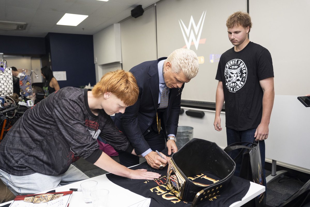 CodyRhodes's tweet image. 💙 @MakeAWishIntl