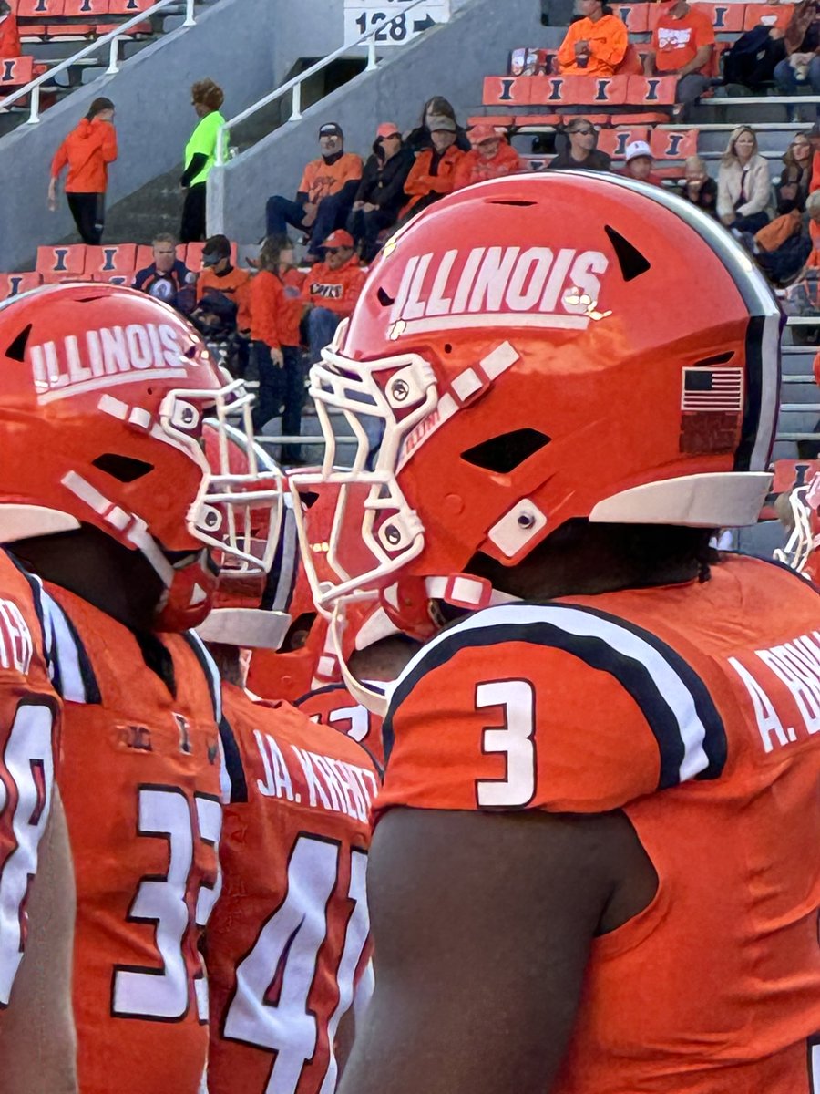 #illini football — head coach records at Illinois

Bret Bielema: 33-22 (20-19)
Lovie Smith: 17-39 (10-33)
Tim Beckman: 12-25 (4-20)
Ron Zook: 34-51 (18-38)
Ron Turner: 35-57 (20-44)
Lou Tepper: 25-31-2 (17-21-2)
John Mackovic: 30-16-1 (22-9-1)
Mike White: 47-41-3 (40-26-2)