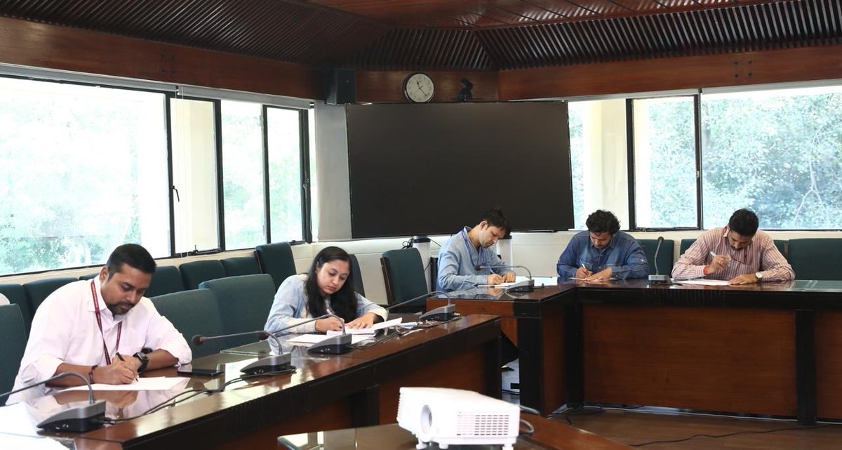 प्रधानमंत्री संग्रहालय एवं पुस्तकालय द्वारा स्वच्छता पर निबंध प्रतियोगिता का आयोजन!

<a href="/MinOfCultureGoI/">Ministry of Culture</a> 

#sewaparv2025 #ViksitBharat