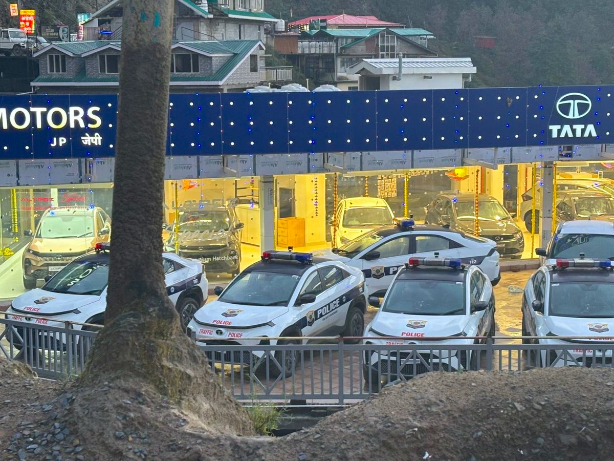 Desh ka (electric) loha now serving Himachal Police! 

Why does the Curvv EV look so tempting in this new attire ;-)

<a href="/himachalpolice/">Himachal Pradesh Police</a> <a href="/TTRHimachal/">HP Traffic, Tourist & Railways Police</a>   congrats
<a href="/Tataev/">TATA.ev</a> proud moment :-)