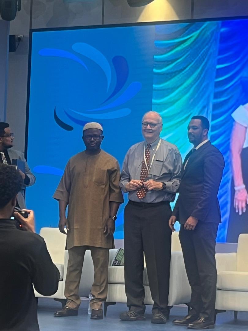 A long time teacher, mentor and visionary researcher and leader in Primary Health Care at <a href="/JohnsHopkinsSPH/">Johns Hopkins Bloomberg School of Public Health</a> and globally #DrHenryPerry receives a Distinguished life time award by <a href="/FMoHealth/">Ministry of Health ETHIOPIA</a> of Ethiopia at #ICPHC2025 <a href="/Jhpiego/">Jhpiego</a>