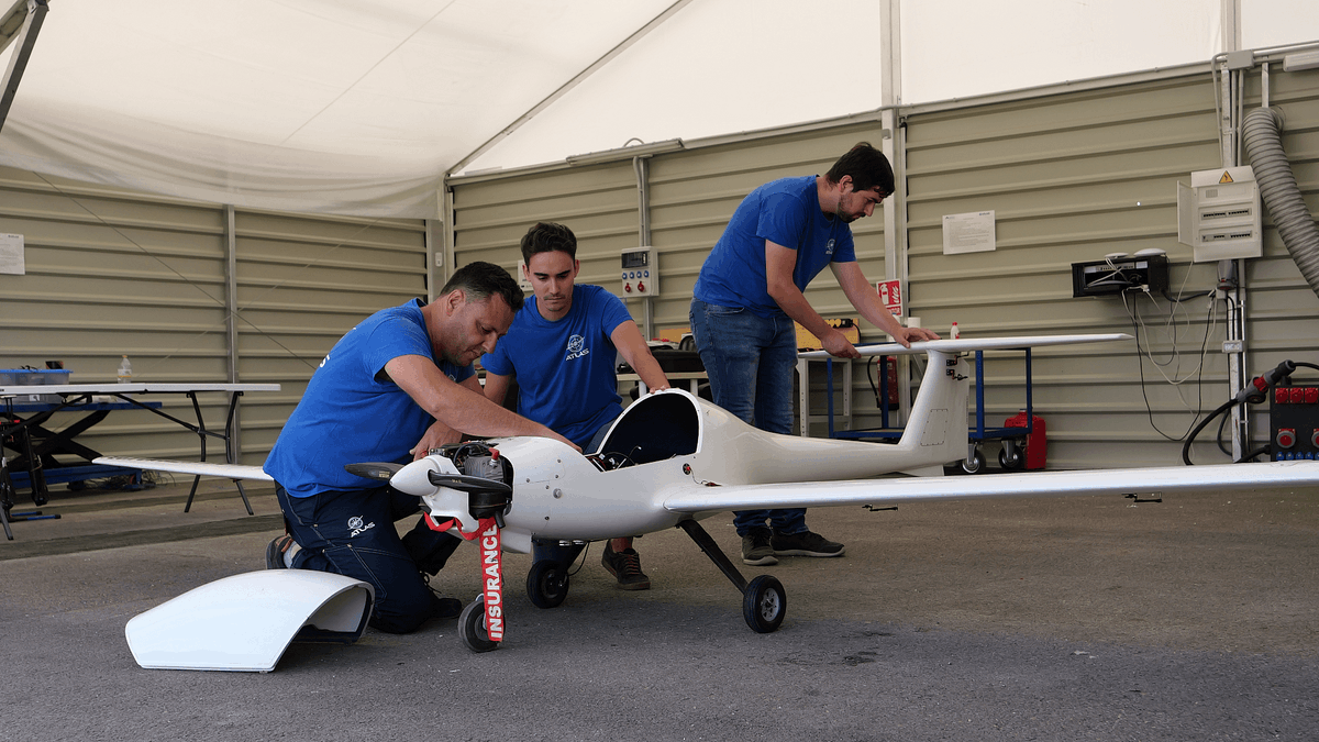 ➡️ Entre nuestras infraestructuras destacan:
✔️ Más de 300 días operacionales al año para ensayos
✔️ Espacio aéreo segregado de 1.000 km2

Si quieres conocer más, visita nuestra web o concreta una cita 👉 atlascenter.aero/centros-de-vue… 

#drones #UAS