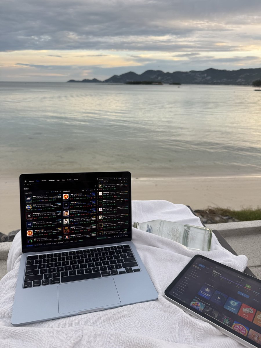 defi_darling's tweet image. My trading view 

Blessed to be able to trade from anywhere