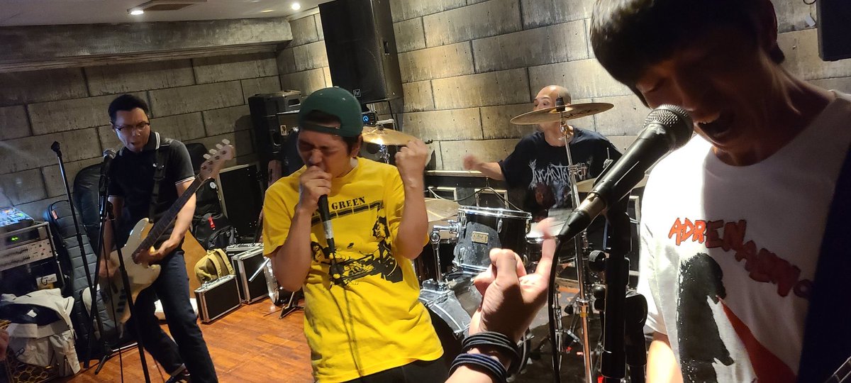 SODOM_TV's tweet image. 2025年10月19日(日)
vanvanV4
“破キ（H.A.K.I）No.3”
t.livepocket.jp/e/vanvan202510…

“slept”
80s US hardcore + straight-up Japanese hardcore punk sound
結成（2011）1st demo（2013）富山hardcore 3way split CD「XIII rhapsody」（2017）2nd demo（2019）「JUST ONE MORE KILL」主催
1st album制作中