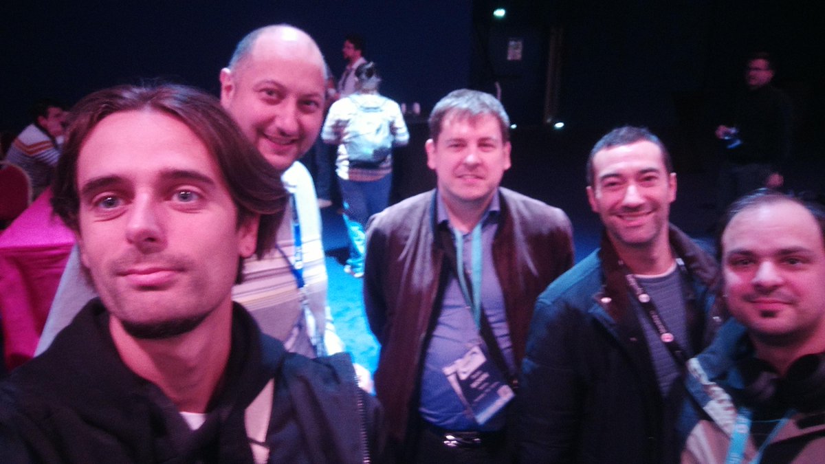 L'équipe Sedona pendant la pause déjeuner de l'AFUP 2025. Un peu de repos avant d'enchainer avec les présentations de cet après midi. Bon courage à Sébastien (<a href="/scollado/">Seb. `Captain` Collado 🐳</a>), Guillaume, Benoit, Nicolas et Bruno ! #sedonaFR #AFUP