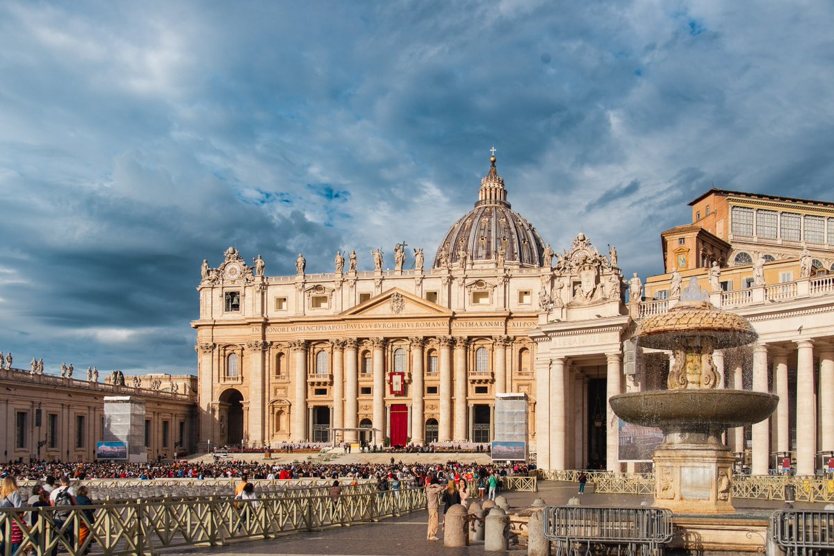 Unterwegs nach #Rom! Voller Vorfreude brechen morgen in aller Frühe rund 280 Pilgerinnen und Pilger aus unserem gesamten Bistum zur großen Wallfahrt nach Rom auf - begleitet von unserem #BischofHeinrich.

Mehr dazu:
bistum-dresden-meissen.de/aktuelles/bist…

#HeiligesJahr2025 #PilgerDerHoffnung
