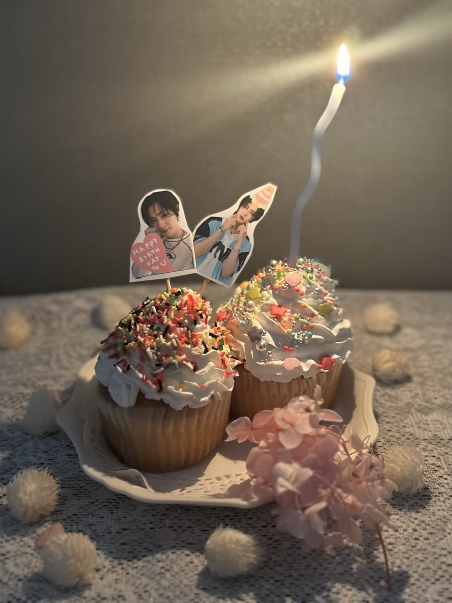*:+｡♡♡𝙷𝚊𝚙𝚙𝚢 𝙱𝚒𝚝𝚑𝚍𝚊𝚢♡｡+:*

　　　☆　　　☆･*　　　 ∧＿∧
　　☆☆☆　　　･ﾟ｡+ー⊂(｡･ω･｡)
　┏┃┃┃┓　･ﾟ.｡+　　　ι　　⊃
┏┻━━━┻┓  ｡+ﾟ･.*　～～～～～
┃　　　　　┃
┗━━━━━┛      #HAPPYYUDAIDAY
#祝25歳_離れていても心は雄大と共に
