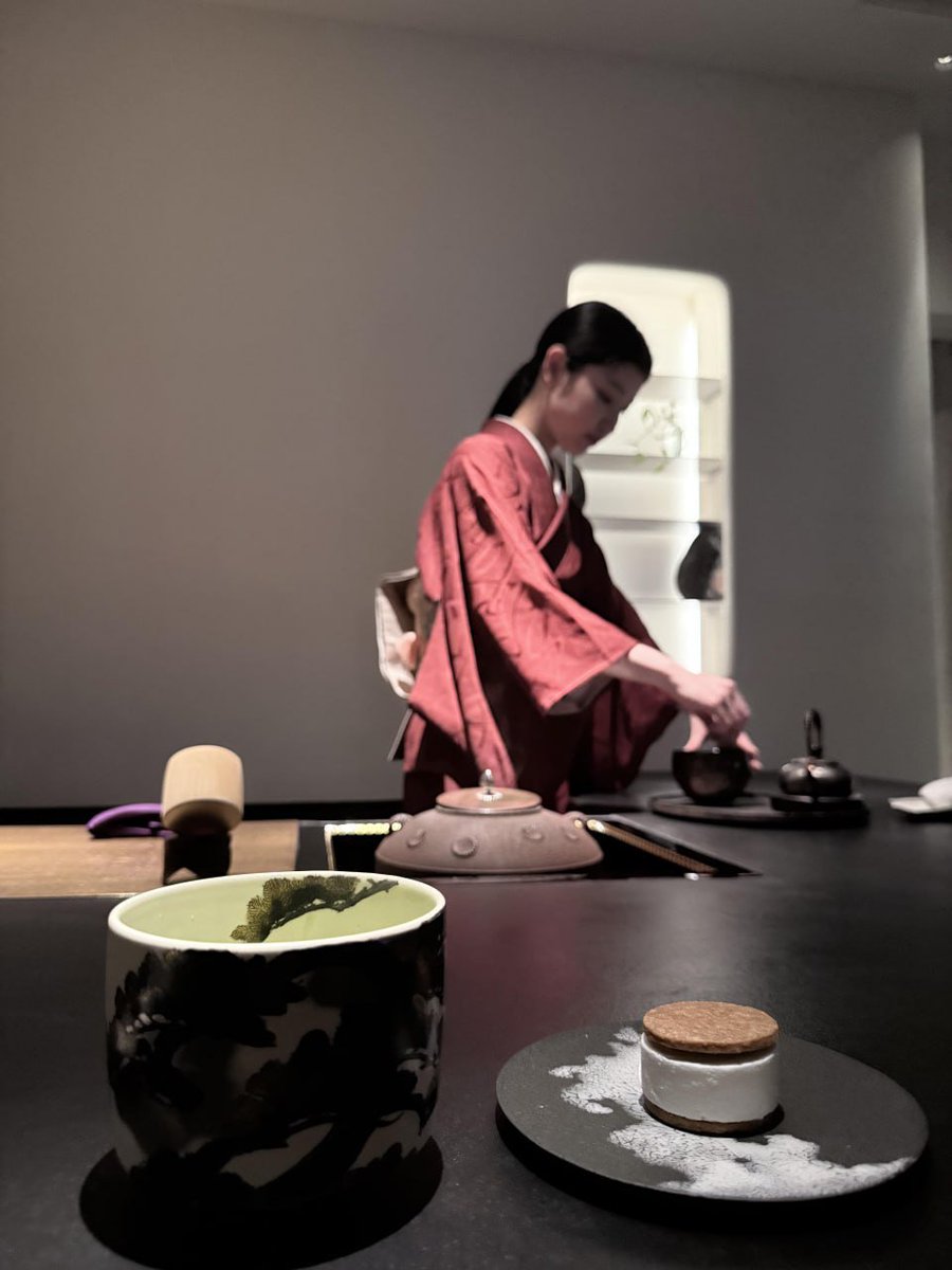 eqsem64711931's tweet image. 静かな時間に心をゆだねて…🍃
お抹茶と和菓子でひとときの癒しをいただきました🍵🍡
和の美しさに改めて感動します✨
#茶道 #和菓子 #日本の美